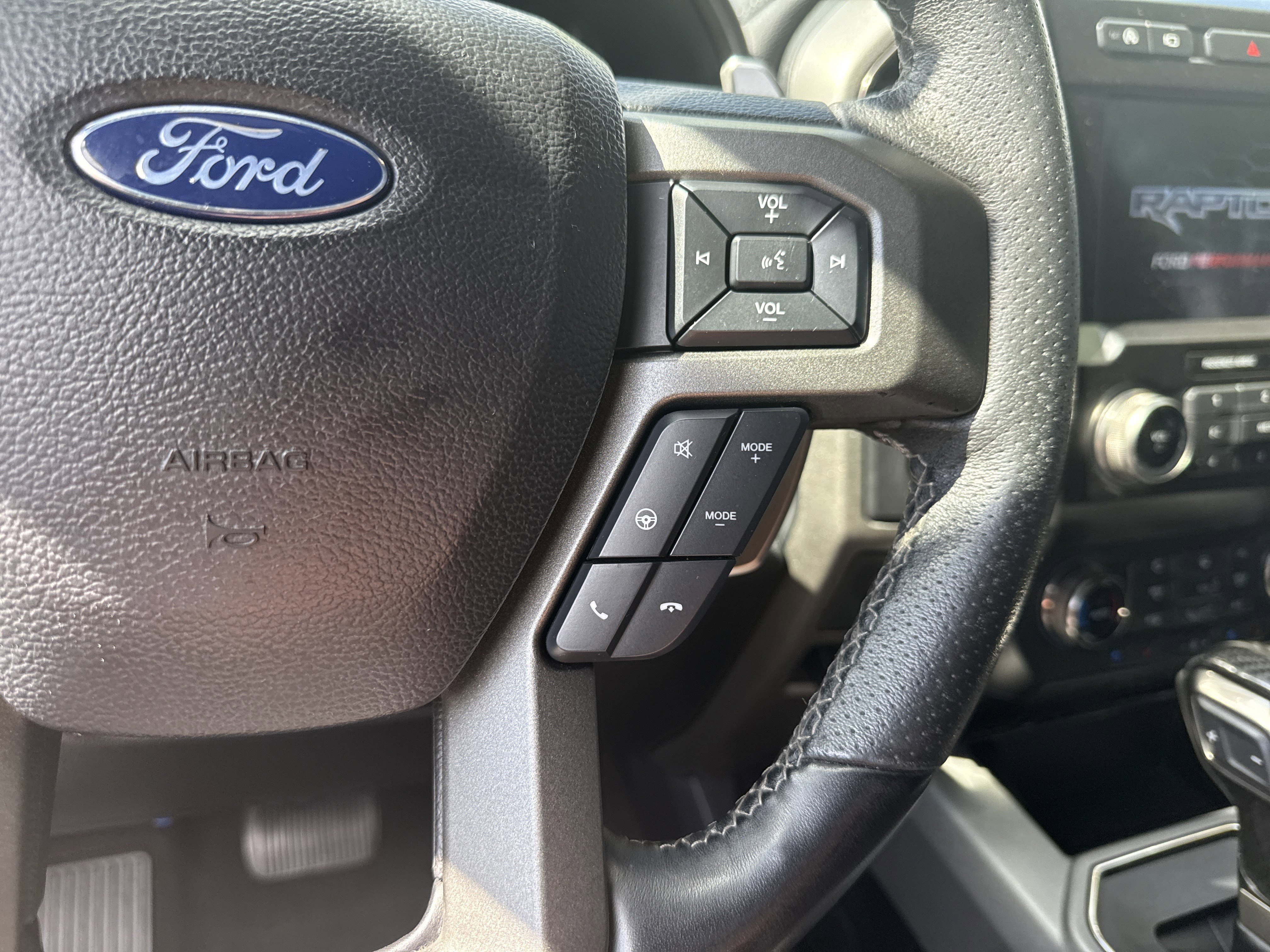 Used 2020 Ford F150 Raptor w/ Equipment Group 802A Luxury AWD/4WD image 24