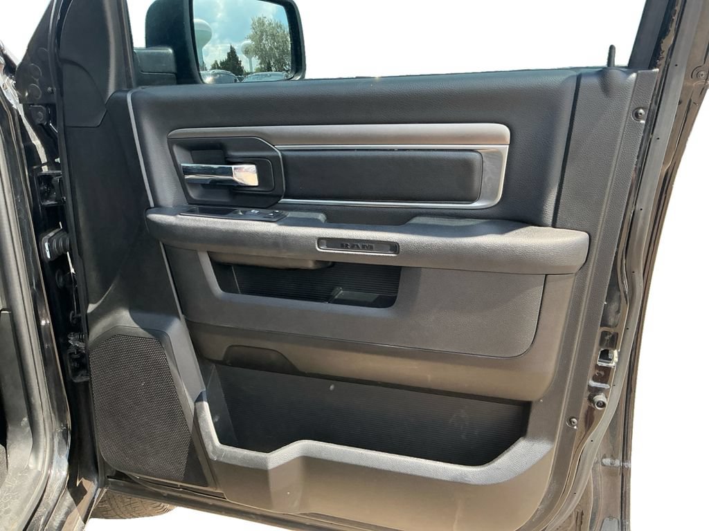 Used 2024 RAM 1500 Warlock AWD/4WD image 16