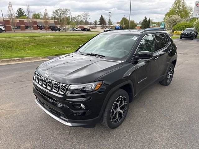 Used 2024 Jeep Compass Limited AWD/4WD image 3