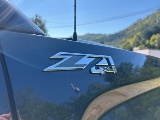 Used 2017 GMC Sierra 2500 SLE w/ SLE Preferred Package image 11