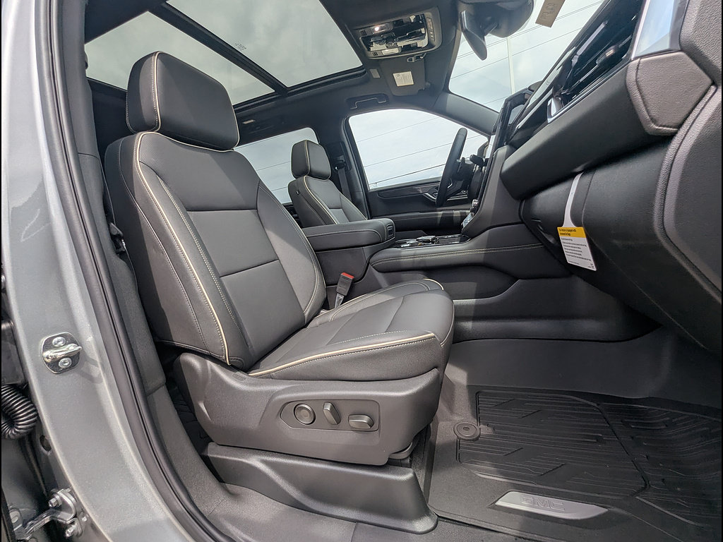 New 2026 GMC Yukon XL Elevation w/ LPO, Floor Liner Package AWD/4WD image 14