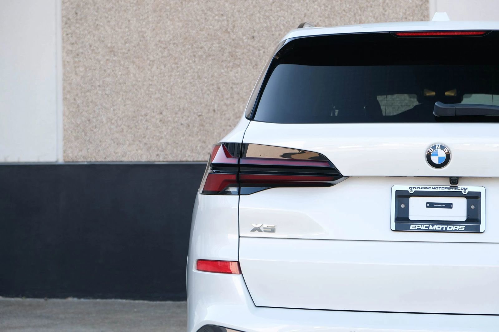 Used 2024 BMW X5 M60i w/ Executive Package image 17