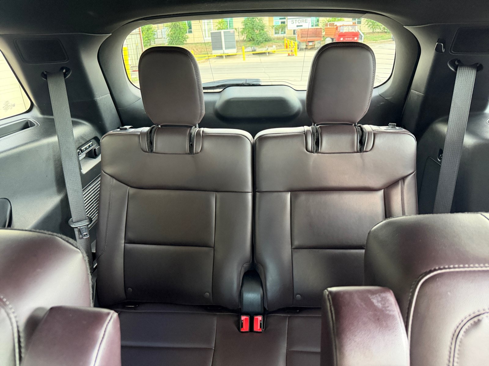 Used 2025 Ford Explorer Platinum RWD image 23