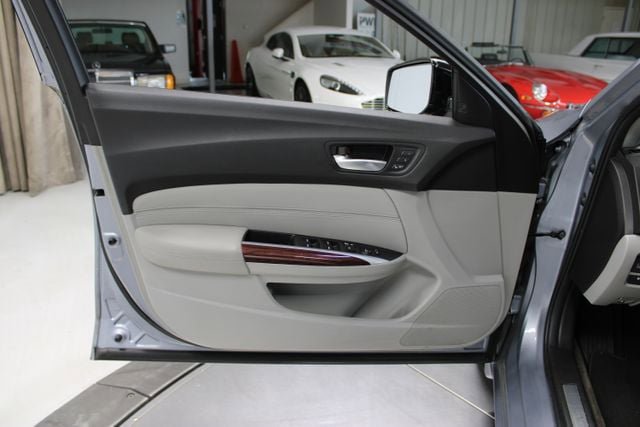 Used 2015 Acura TLX V6 w/ Technology Package FWD image 29
