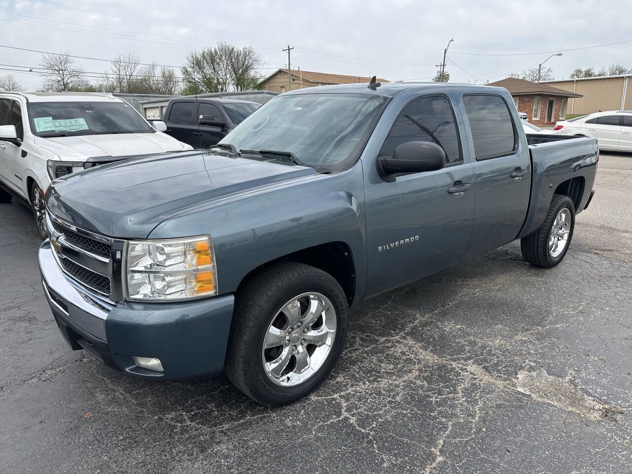 Used 2011 Chevrolet Silverado 1500 LT w/ All-Star Edition image 2