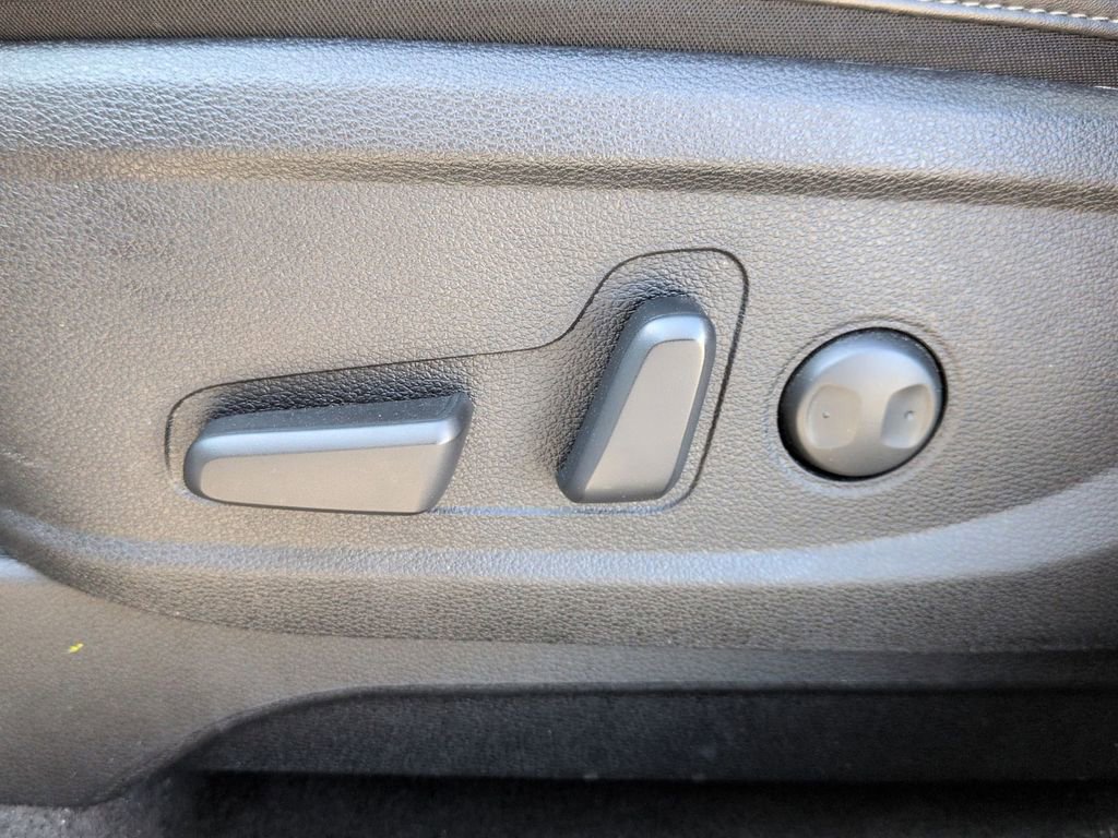 Used 2025 Kia Telluride S image 14