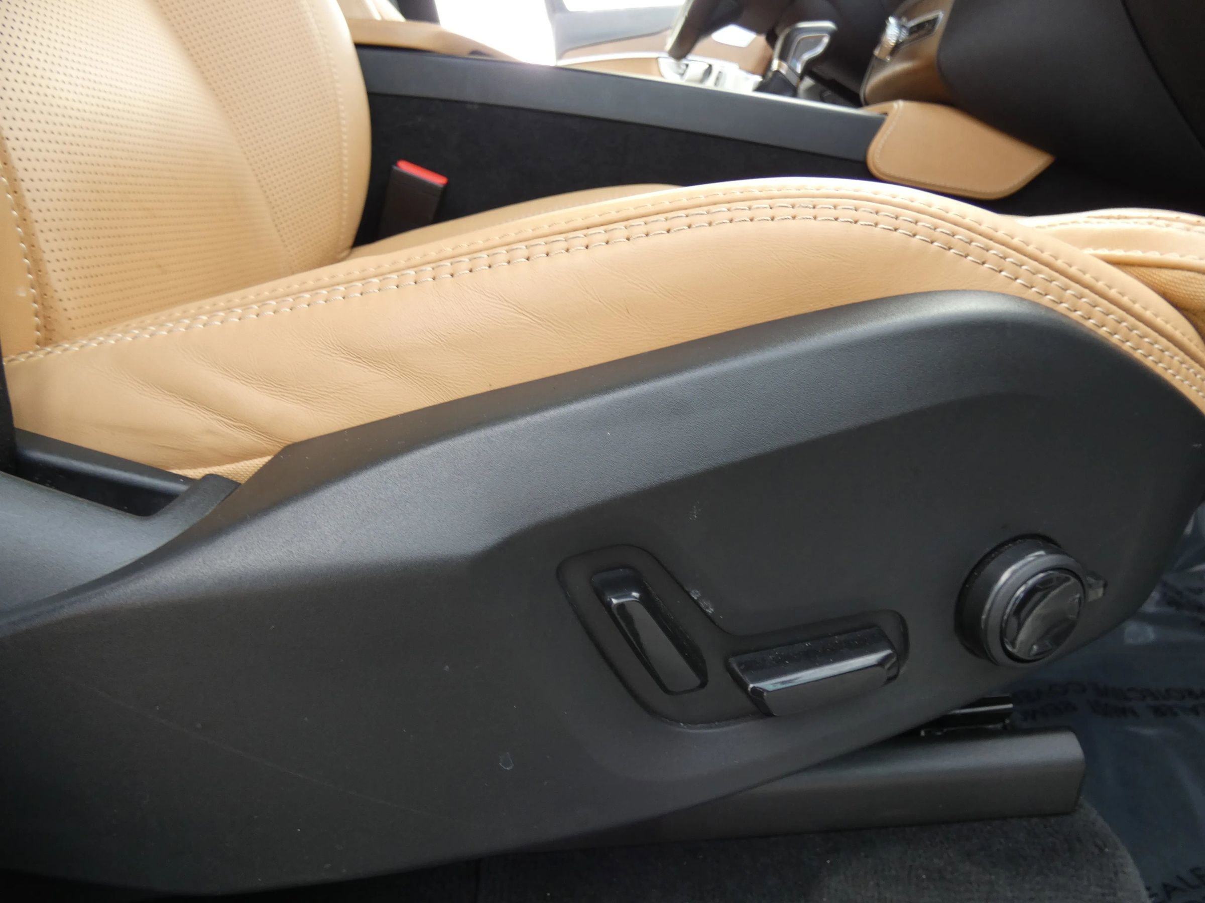 Used 2017 Volvo XC90 T6 Inscription w/ Vision Package image 34