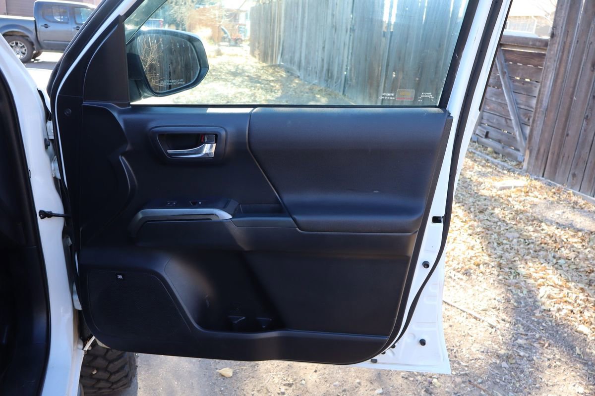 Used 2018 Toyota Tacoma TRD Off-Road AWD/4WD image 26