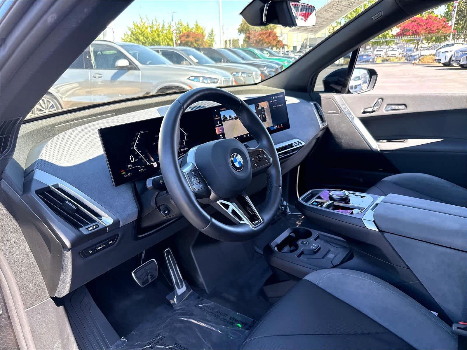 Used 2026 BMW iX xDrive60 w/ M Sport Package AWD/4WD image 20