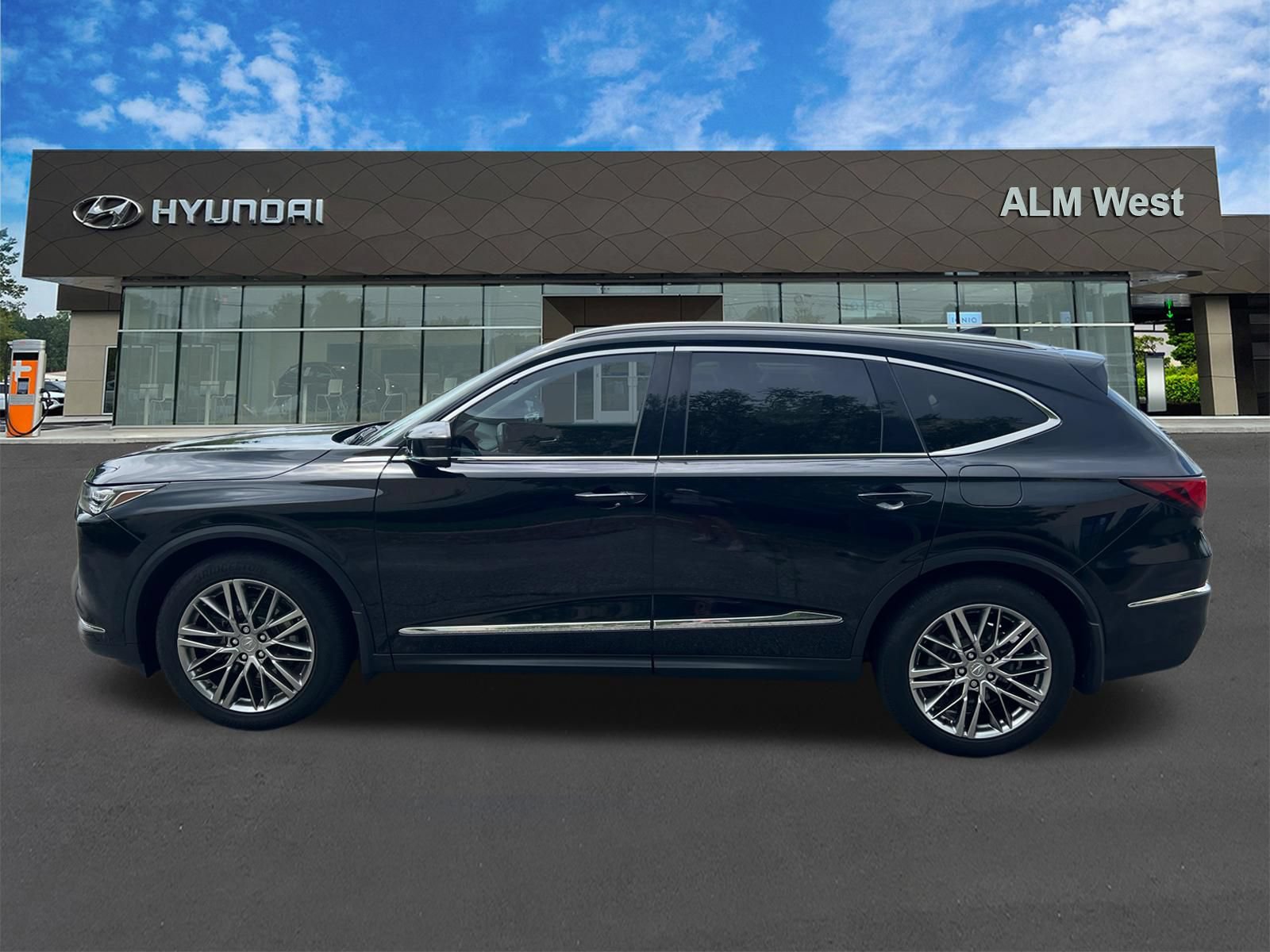 Used 2024 Acura MDX w/ Advance Package AWD/4WD image 8