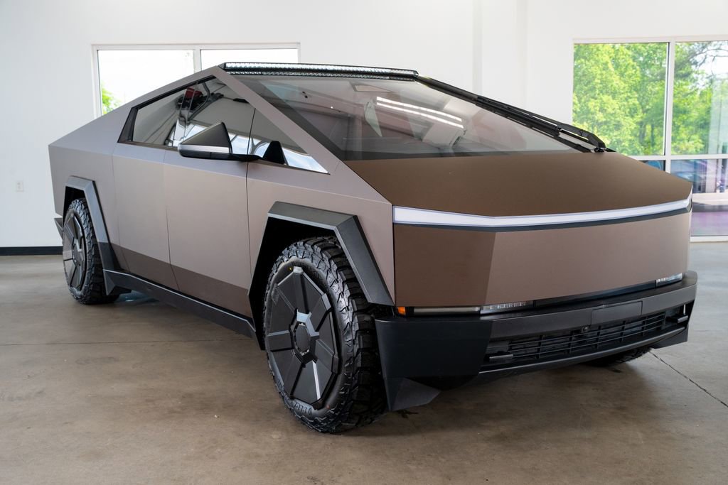 Used 2024 Tesla Cybertruck AWD Crew Cab image 6
