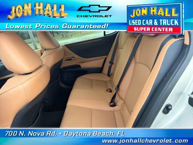 Used 2025 Lexus ES 350 350 4D Sedan image 23