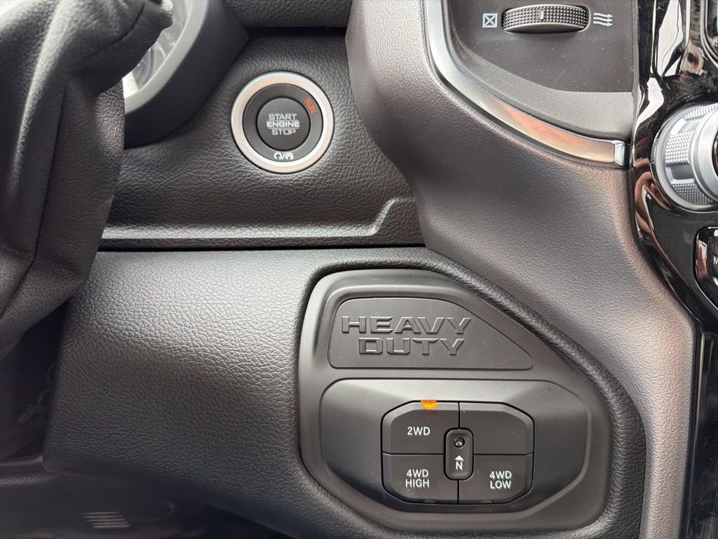 New 2026 RAM 3500 Laramie AWD/4WD image 25