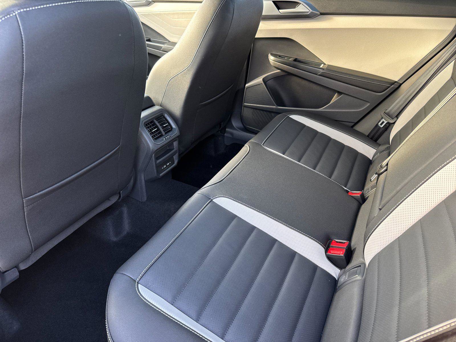 New 2026 Volkswagen Taos SEL image 11