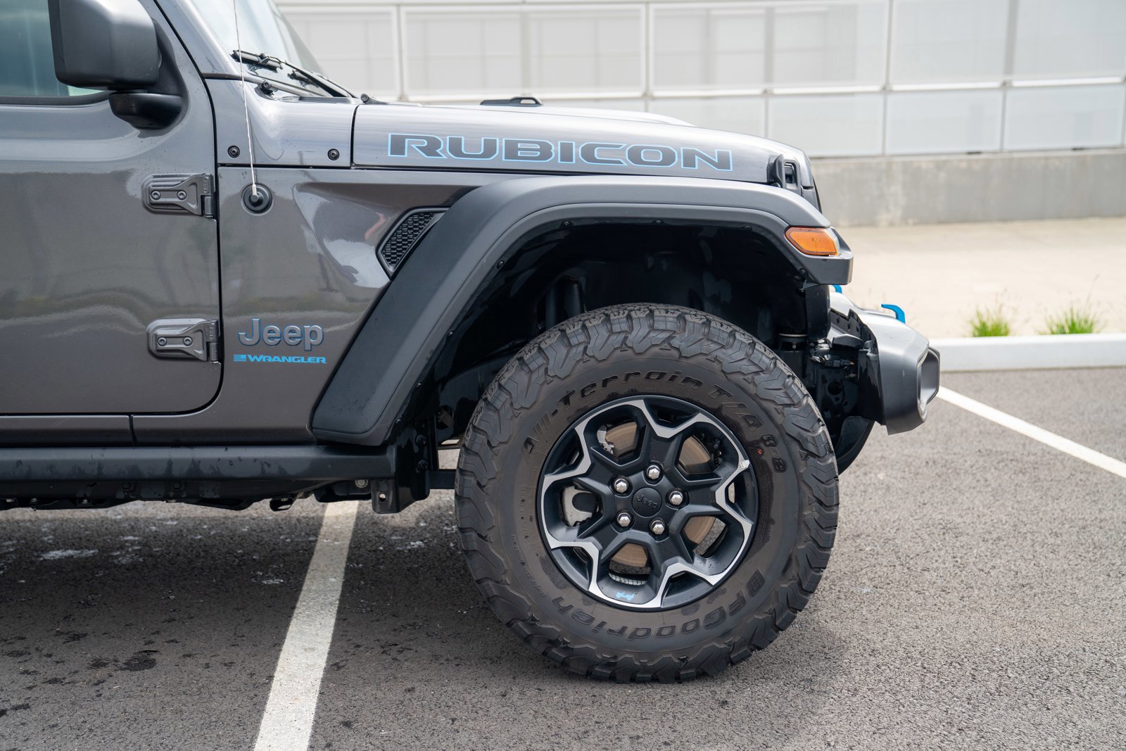 Used 2023 Jeep Wrangler Unlimited Rubicon 4xe w/ Cold Weather Group AWD/4WD image 9