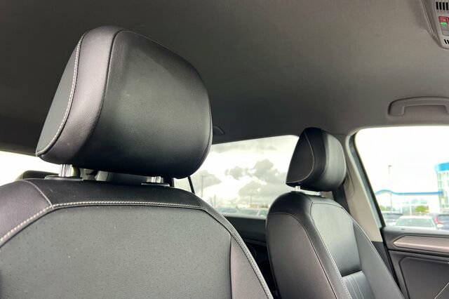 Certified 2022 Volkswagen Tiguan SE FWD image 17