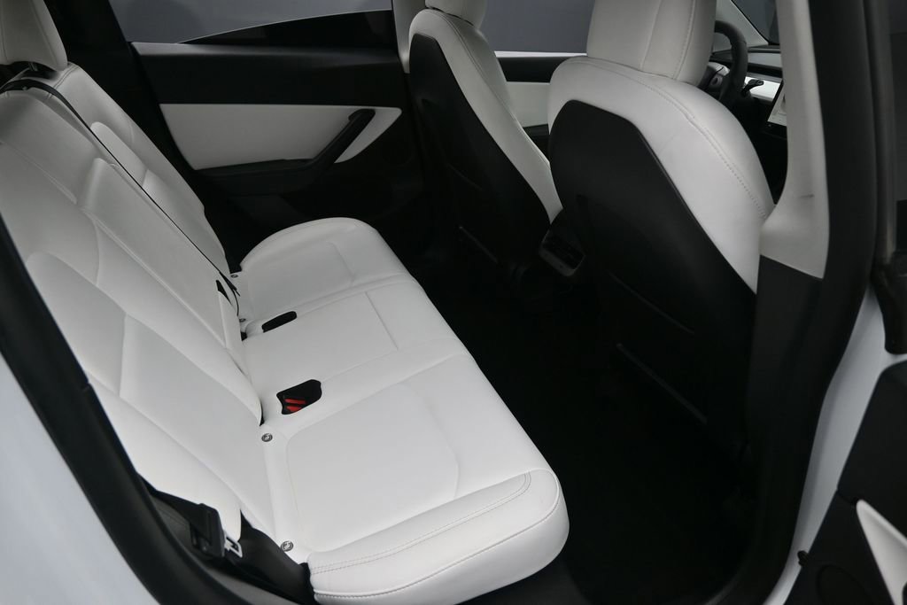 Used 2022 Tesla Model Y Performance AWD/4WD image 29