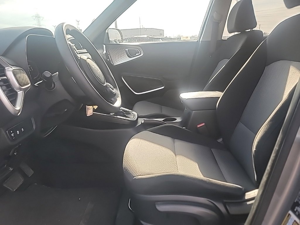 Used 2024 Kia Soul LX w/ Option Group 015 image 9