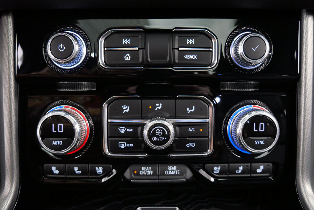 Used 2023 GMC Yukon XL Denali AWD/4WD image 29