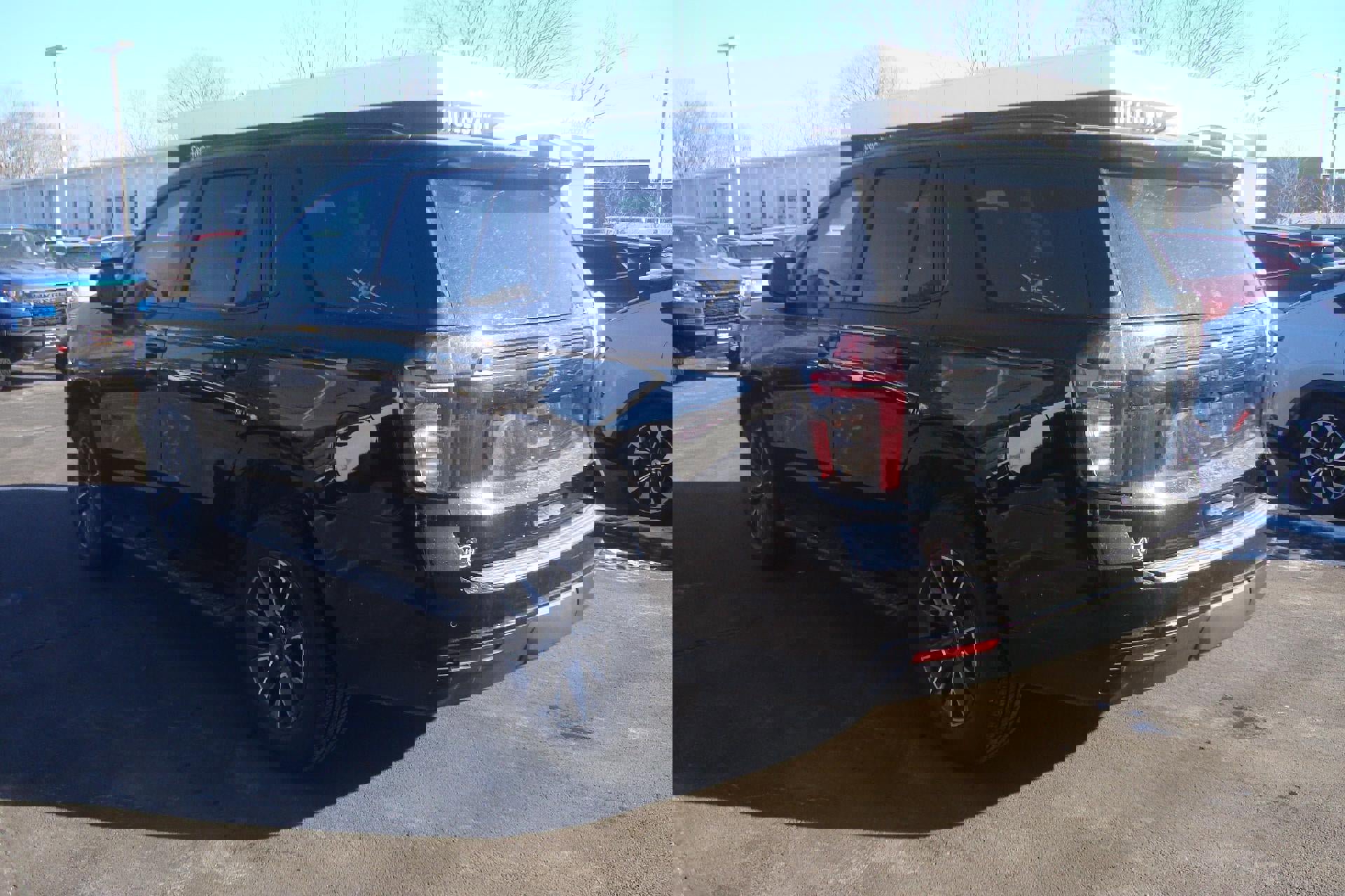 Used 2024 Chevrolet Tahoe Z71 w/ Luxury Package image 6