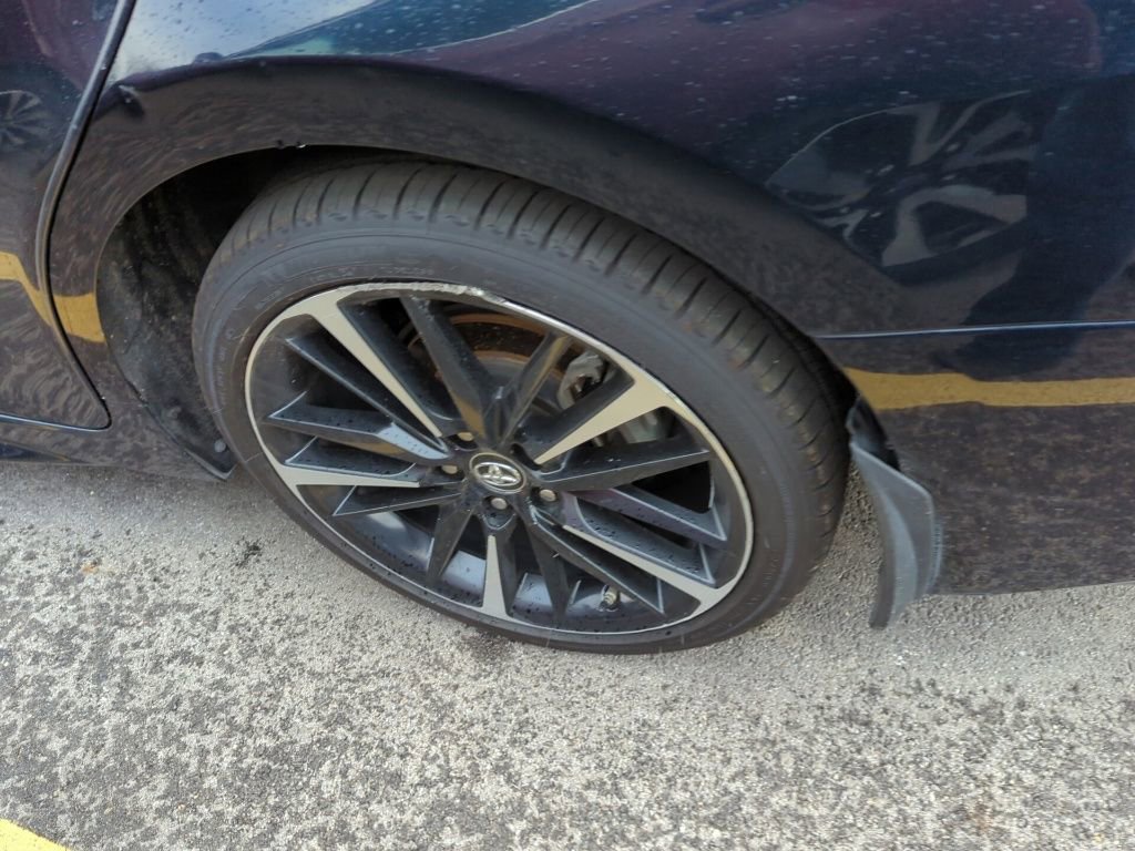 Used 2018 Toyota Camry XSE image 5