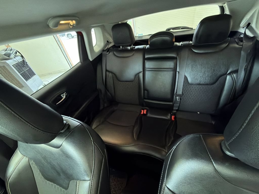 Used 2019 Jeep Compass Latitude w/ Cold Weather Group FWD image 26