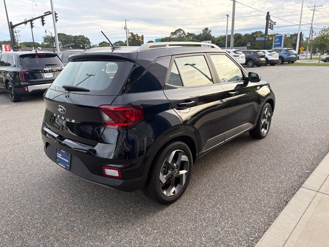 Used 2026 Hyundai Venue SEL FWD image 8