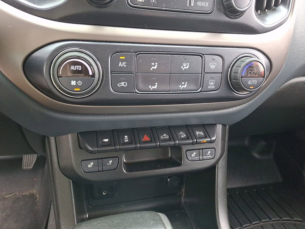 Used 2021 Chevrolet Colorado Z71 AWD/4WD image 16