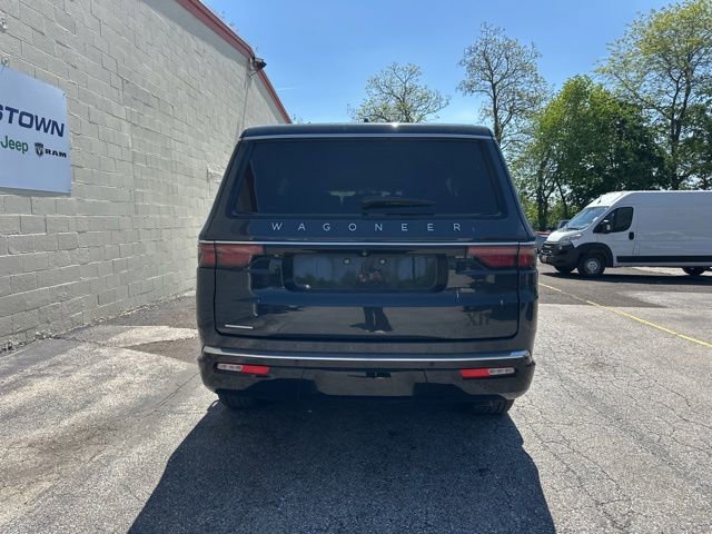 Used 2023 Jeep Wagoneer 4WD w/ Premium Group I image 5