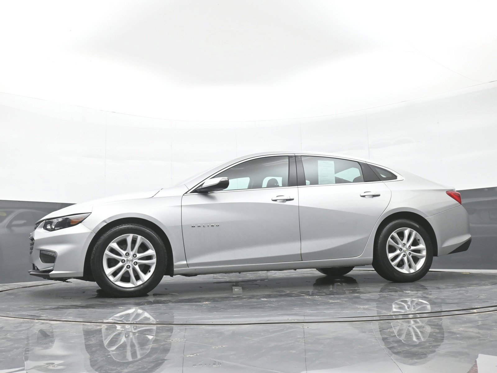 Used 2018 Chevrolet Malibu LT FWD image 39