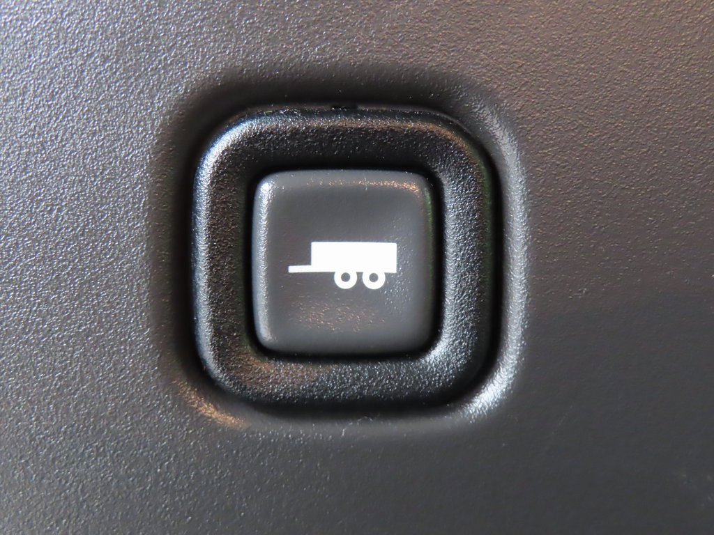 Used 2024 Chevrolet Express 2500 w/ Driver Convenience Package image 9