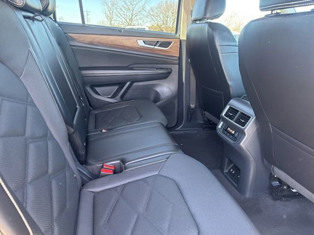 Used 2024 Volkswagen Atlas SE image 17