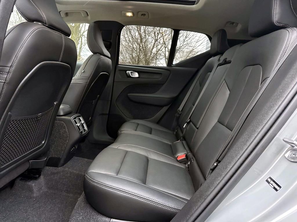 Used 2025 Volvo XC40 B5 Ultra w/ Protection Package Premier image 27