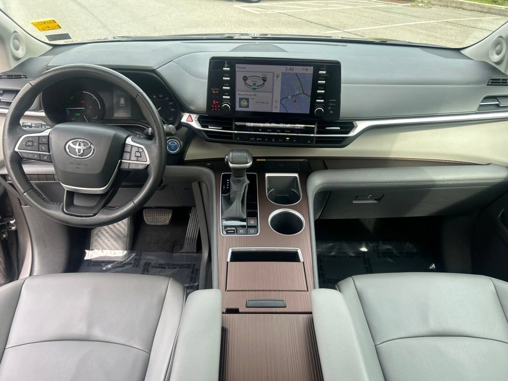 Certified 2022 Toyota Sienna XLE w/ XLE Plus Package FWD image 12