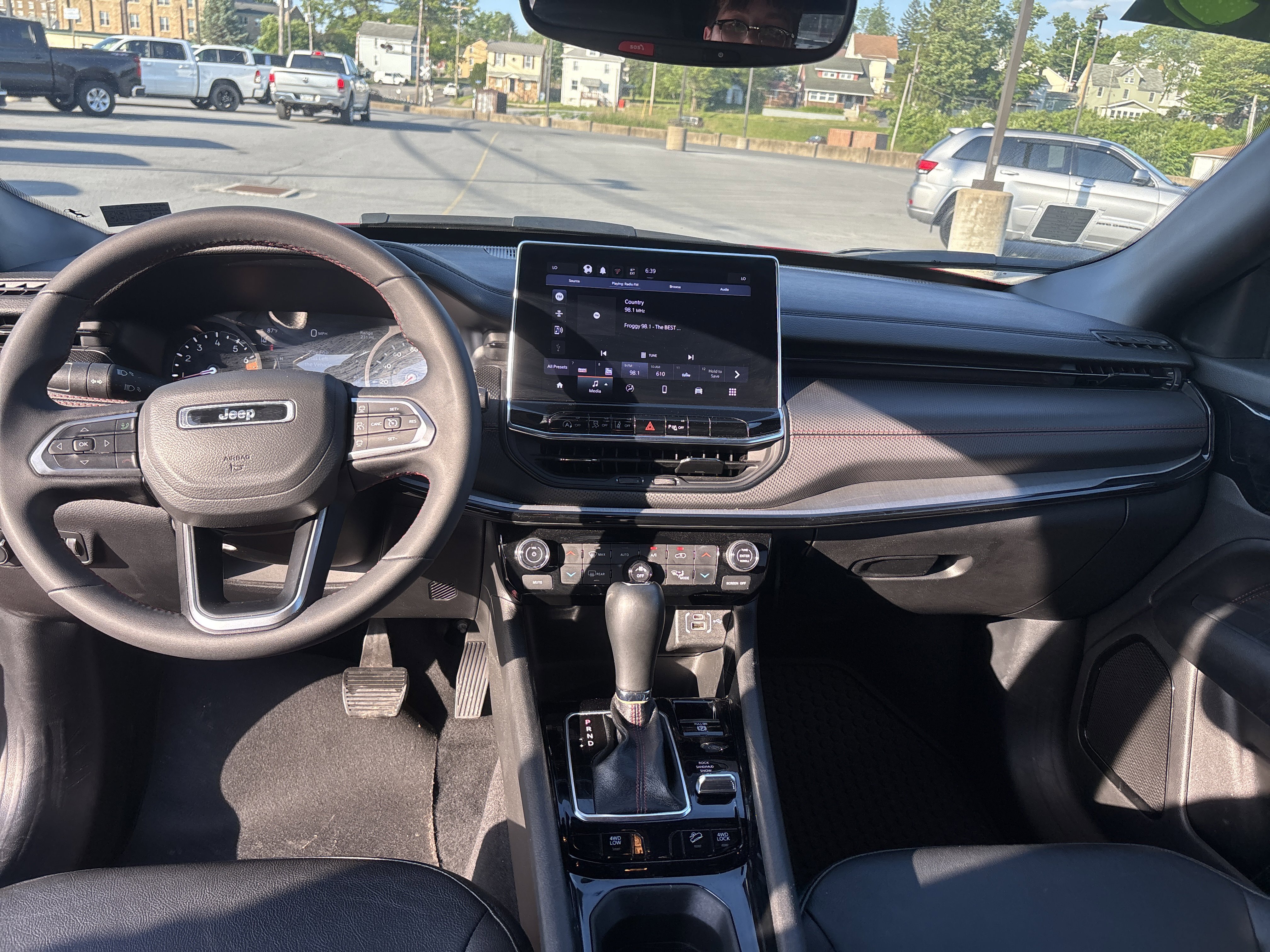 Used 2025 Jeep Compass Trailhawk AWD/4WD image 14