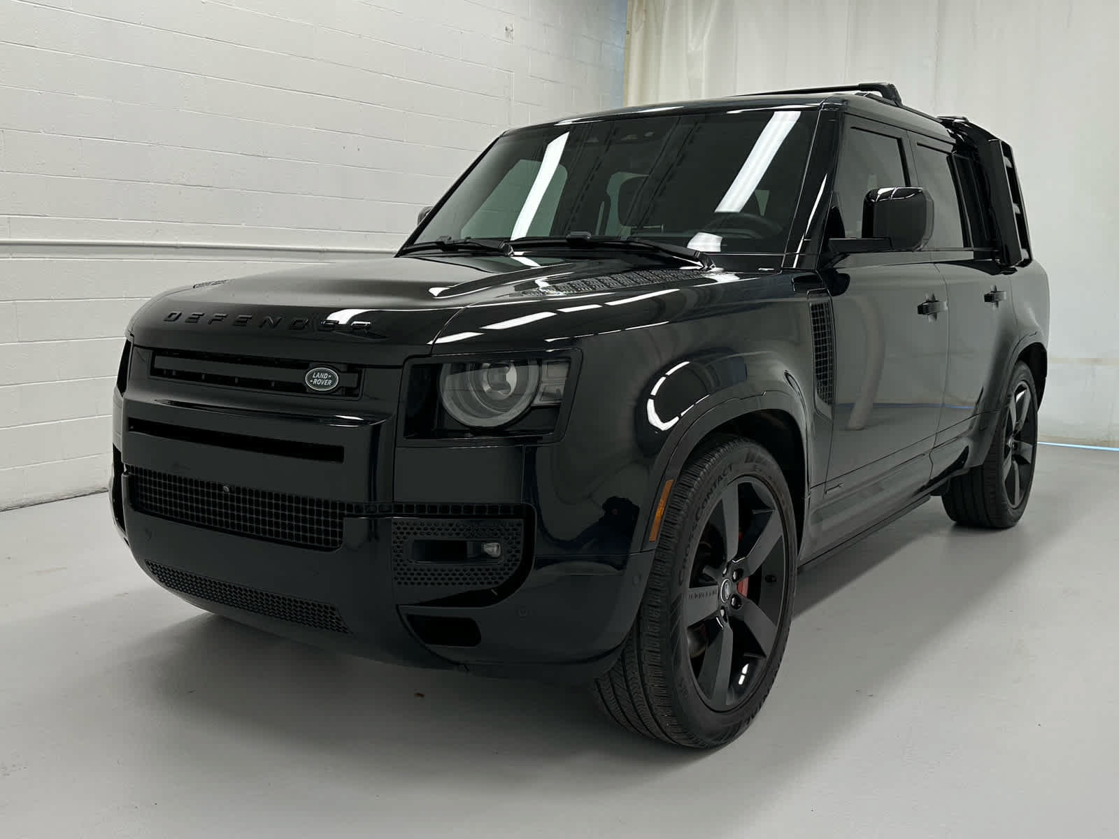 Used 2024 Land Rover Defender 130 X AWD/4WD image 4
