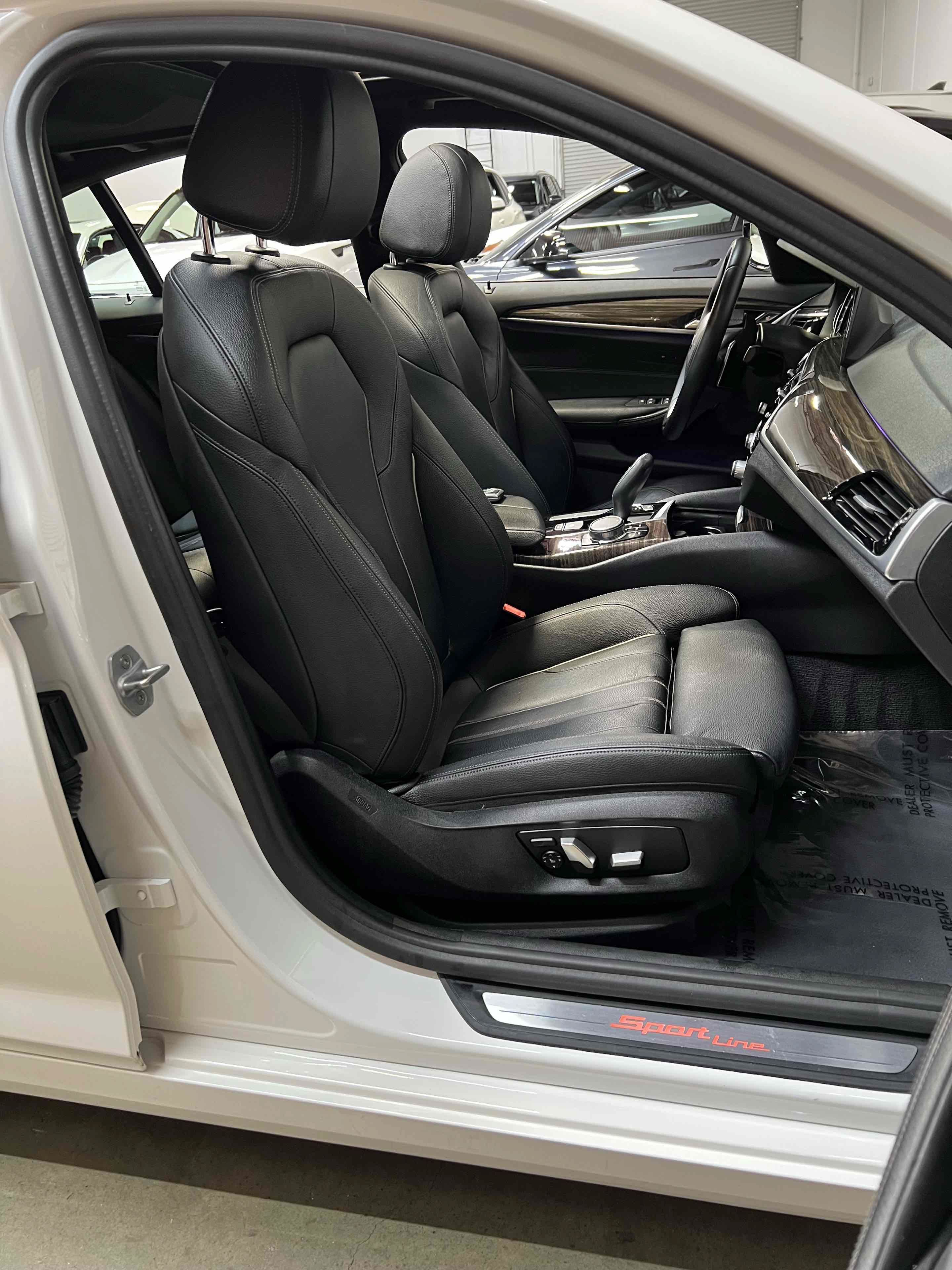 Used 2017 BMW 540i RWD image 30