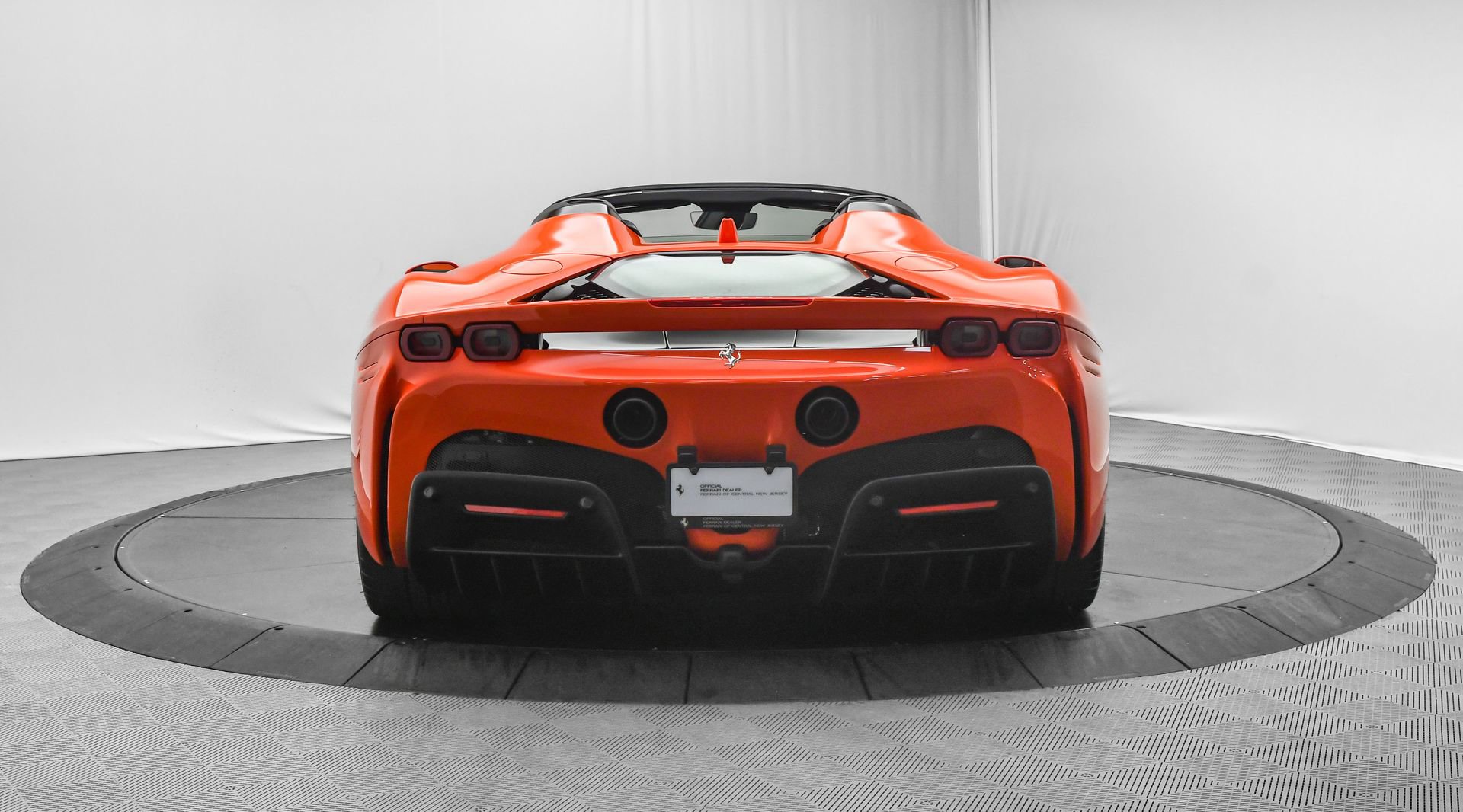 Used 2025 Ferrari SF90 Spider image 7