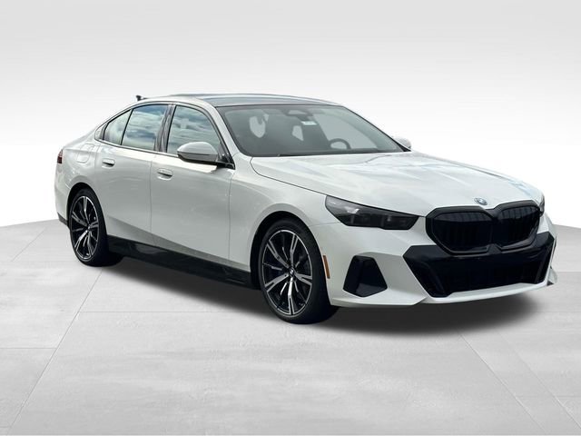 New 2026 BMW 550e xDrive w/ Premium Package image 1