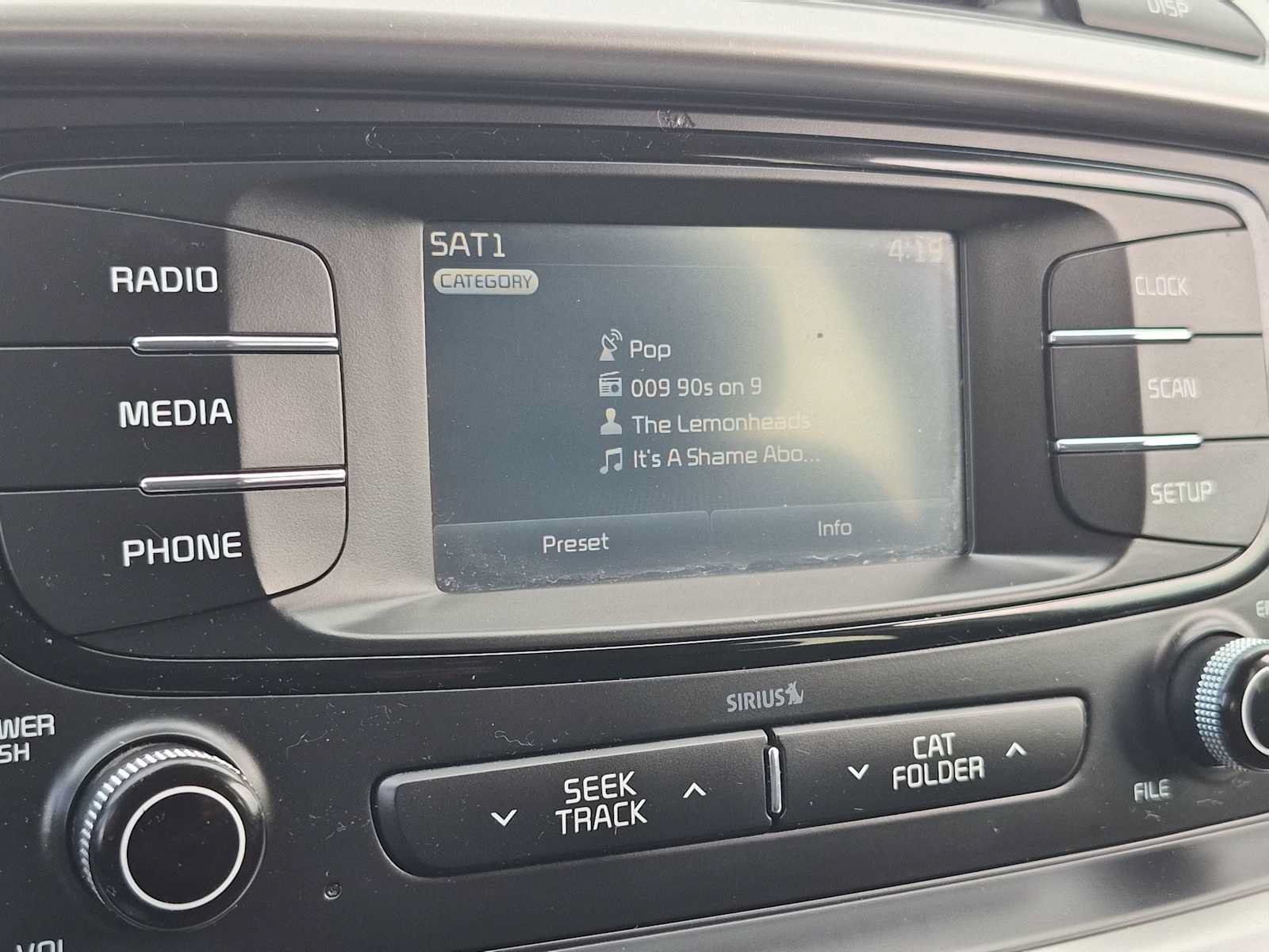 Used 2018 Kia Sorento FWD V6 image 26