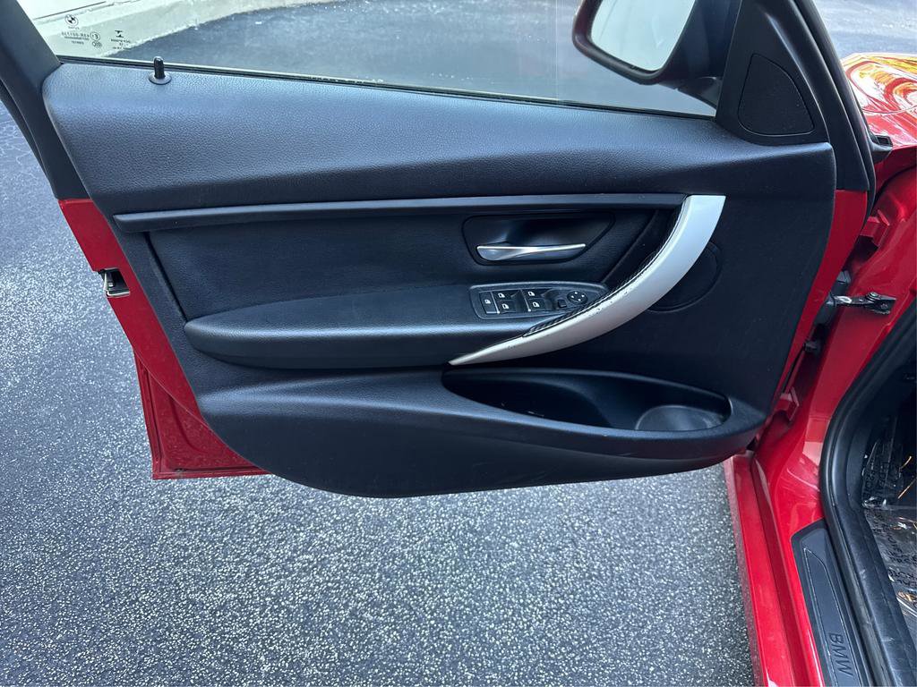Used 2016 BMW 320i Sedan image 22