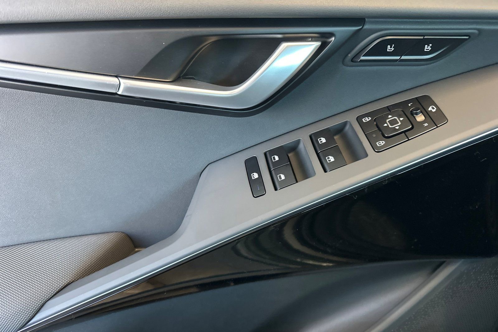 New 2026 Kia Niro FWD image 11