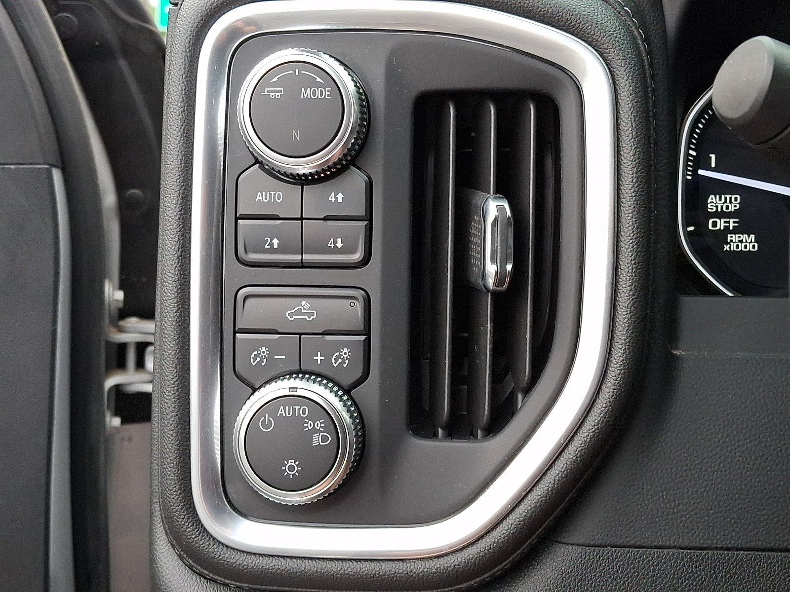 Certified 2020 GMC Sierra 1500 SLE w/ SLE Value Package AWD/4WD image 25