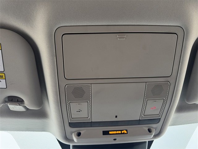 Used 2020 Land Rover Range Rover Evoque SE image 27