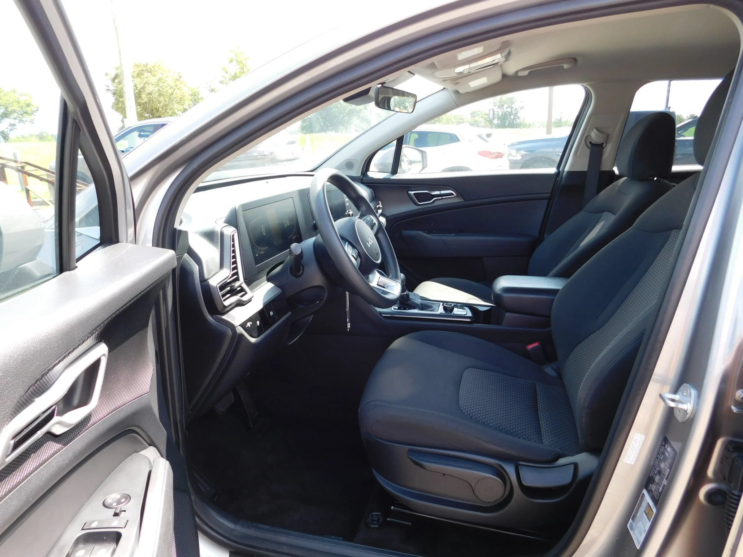 Used 2023 Kia Sportage LX FWD image 15