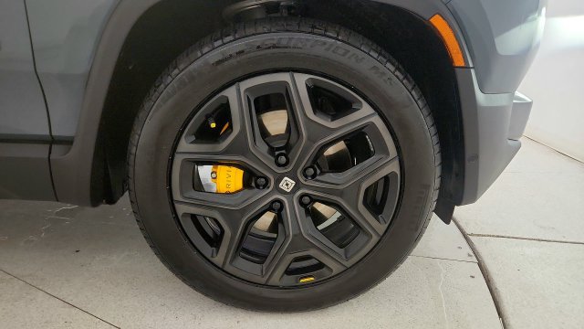 Used 2026 Rivian R1T Premium Tri AWD/4WD image 71