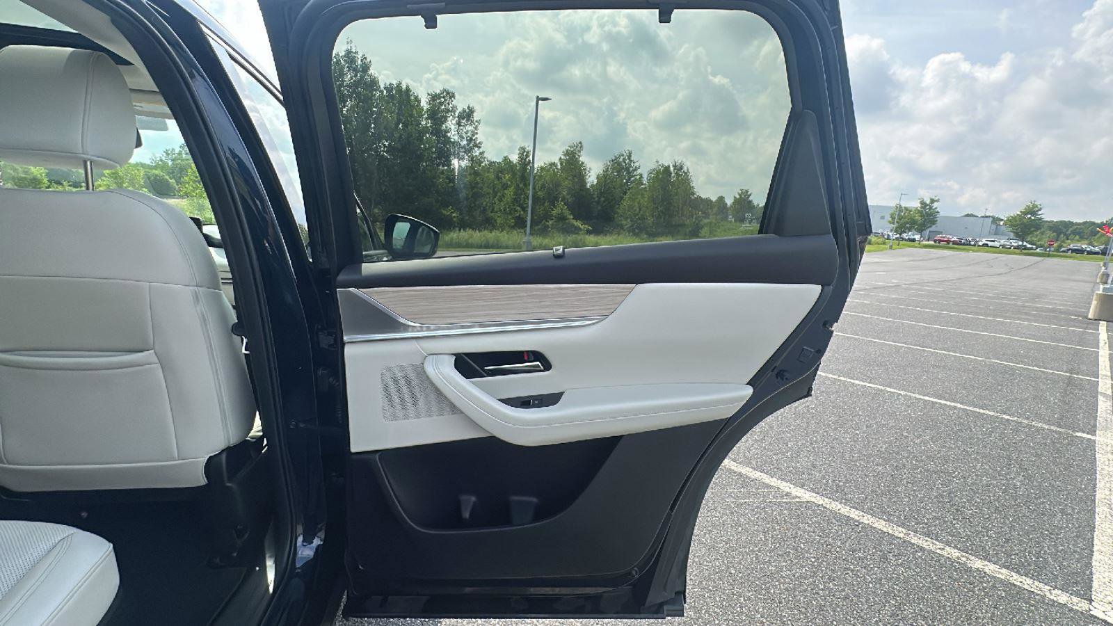 Used 2024 MAZDA CX-90 Plug-In Hybrid w/ Premium Plus image 21