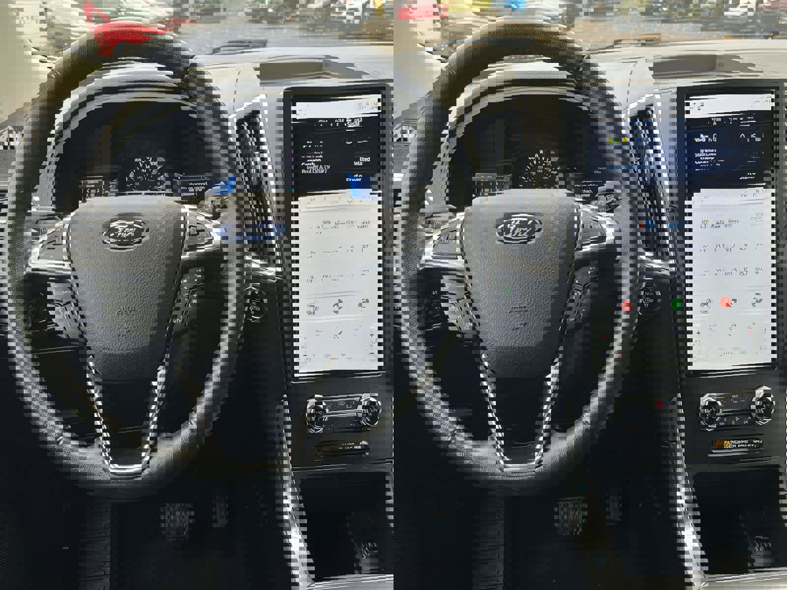 Used 2024 Ford Edge Titanium image 18