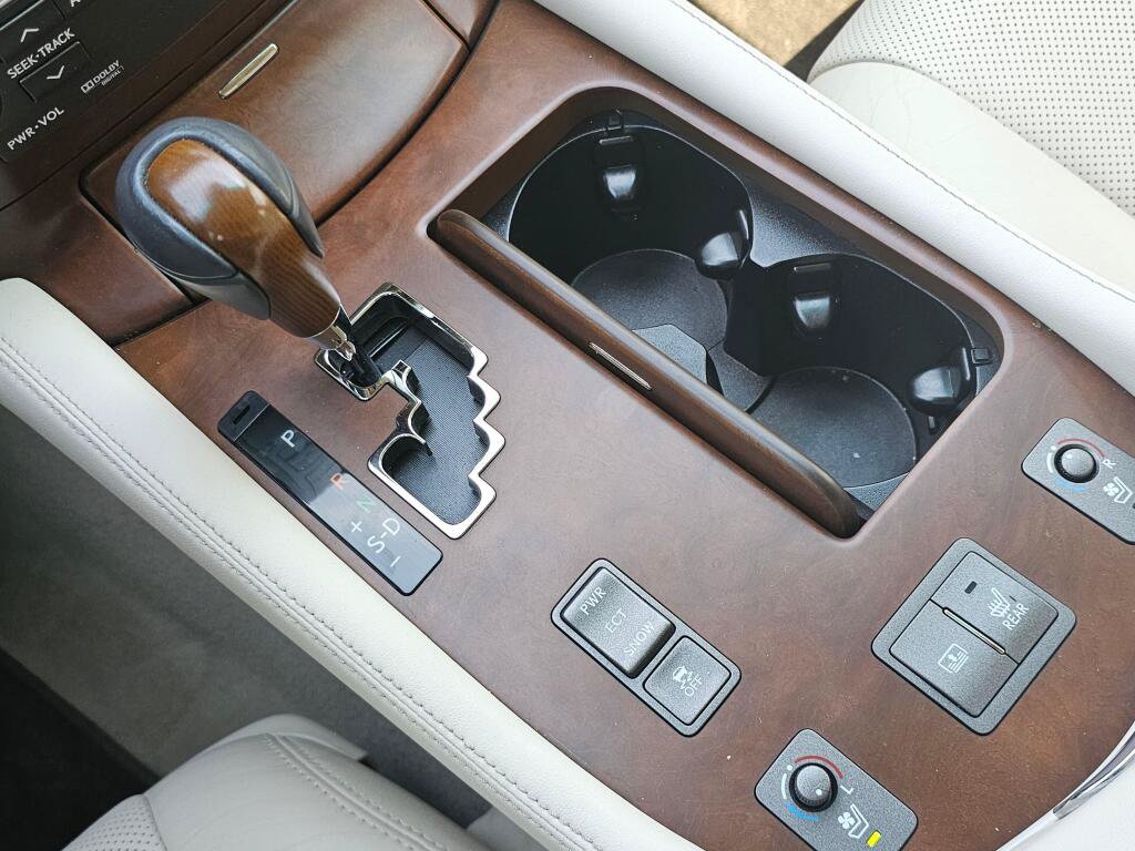 Used 2012 Lexus LS 460 AWD w/ Luxury Value Edition image 32