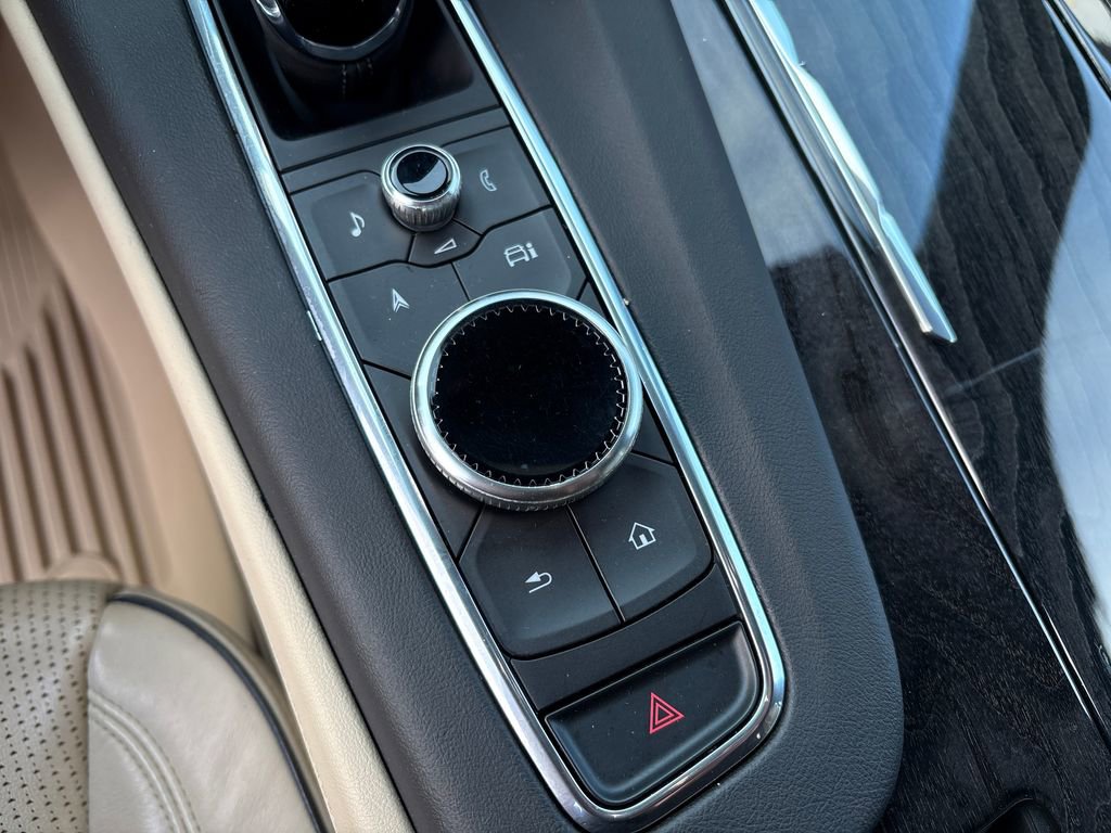 Used 2023 Cadillac Escalade Premium Luxury image 28